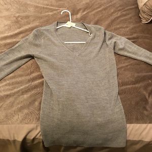 Grey 3/4 sleeve v neck sweater